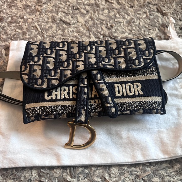 Authentic CHRISTIAN DIOR
2020 Oblique Slim Saddle Belt Pouch - Picture 6 of 16